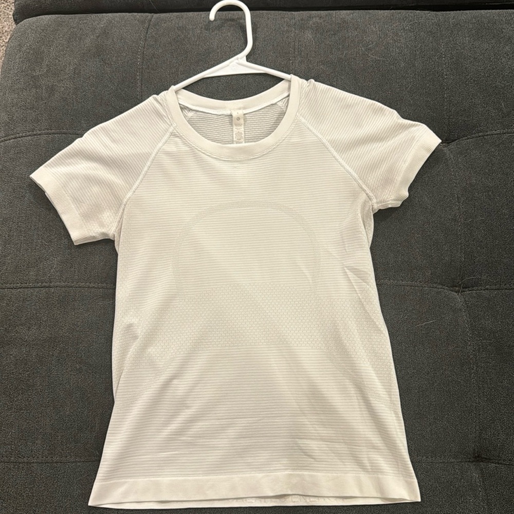 Lululemon Swiftly Tech Short Sleeve Shirt 2.0 *Race Length